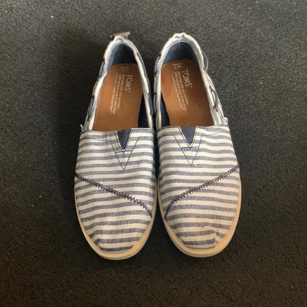 TOMS Slip-ons